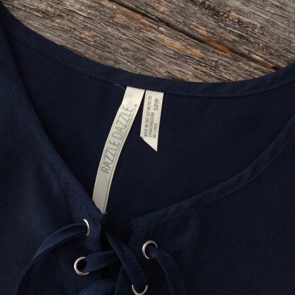 Razzle Dazzle Tie-Front Sleeveless Tank Size Small - Picture 7 of 7